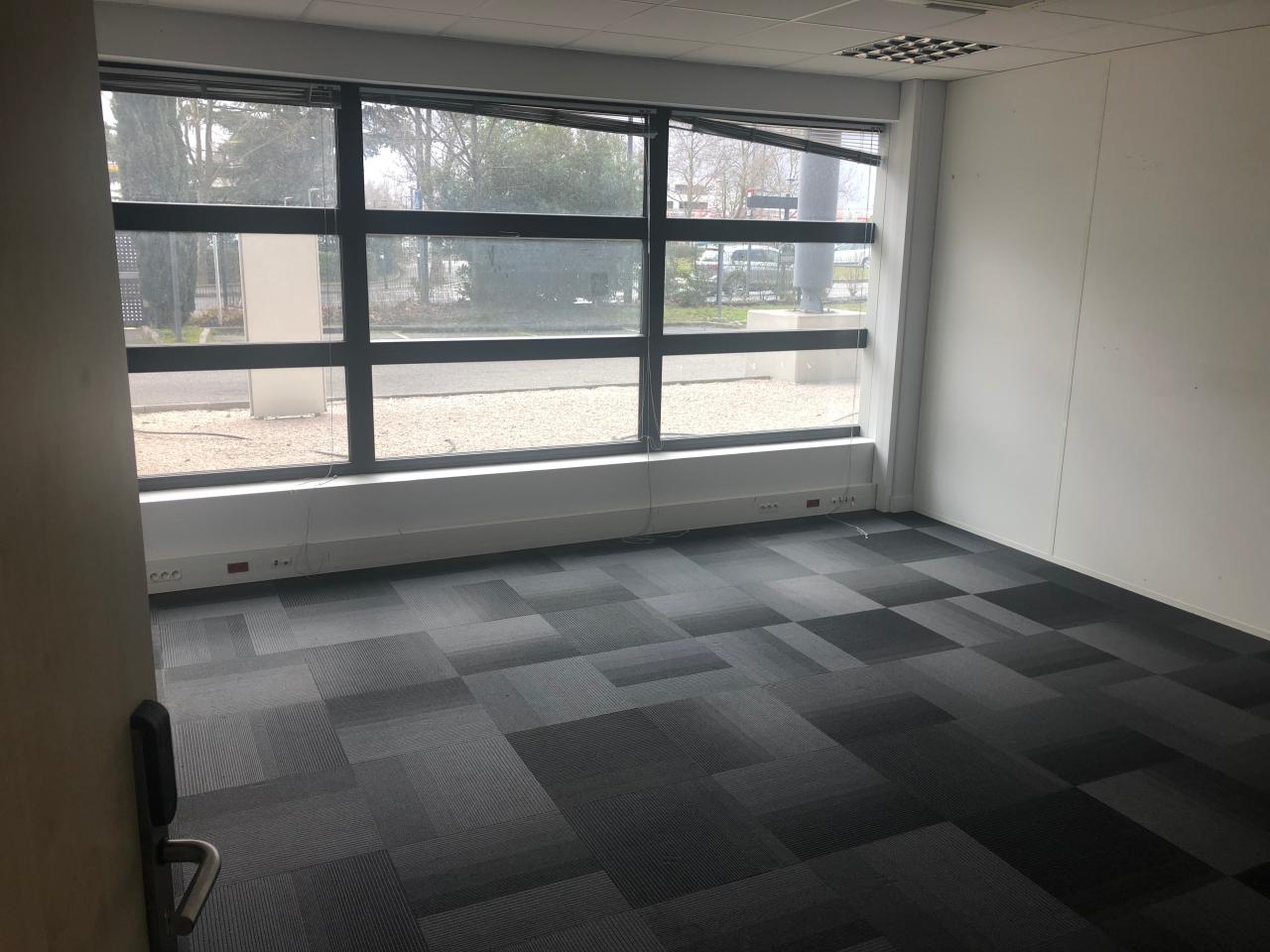 Bureau Blagnac 2451m² Location bureau Blagnac Haute-Garonne OLBUR2421532 8